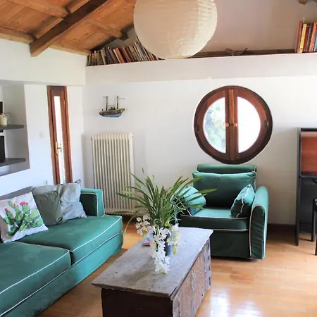 Case de vacanță Olive Yard House *