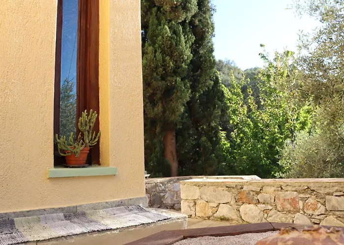 Semesterbostad Olive Yard House *